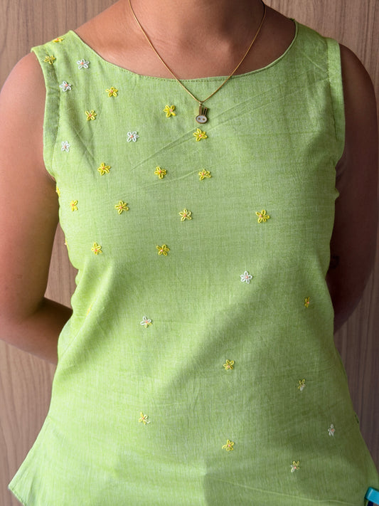 Aira - Daisy All Over Embroidered top