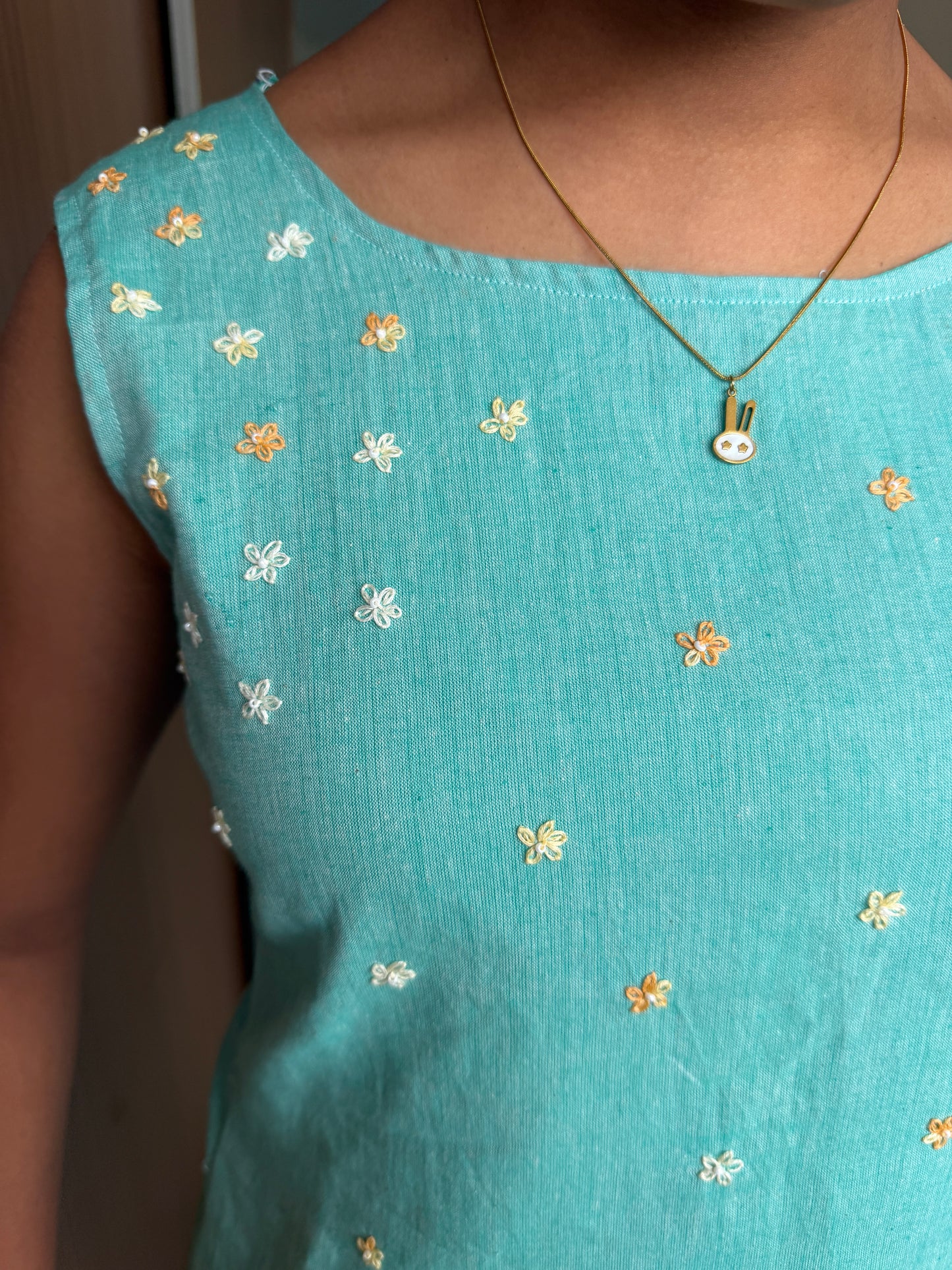 Aira - Daisy All Over Embroidered top