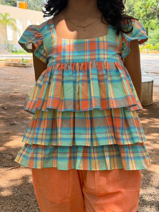Niki - flowy flared top